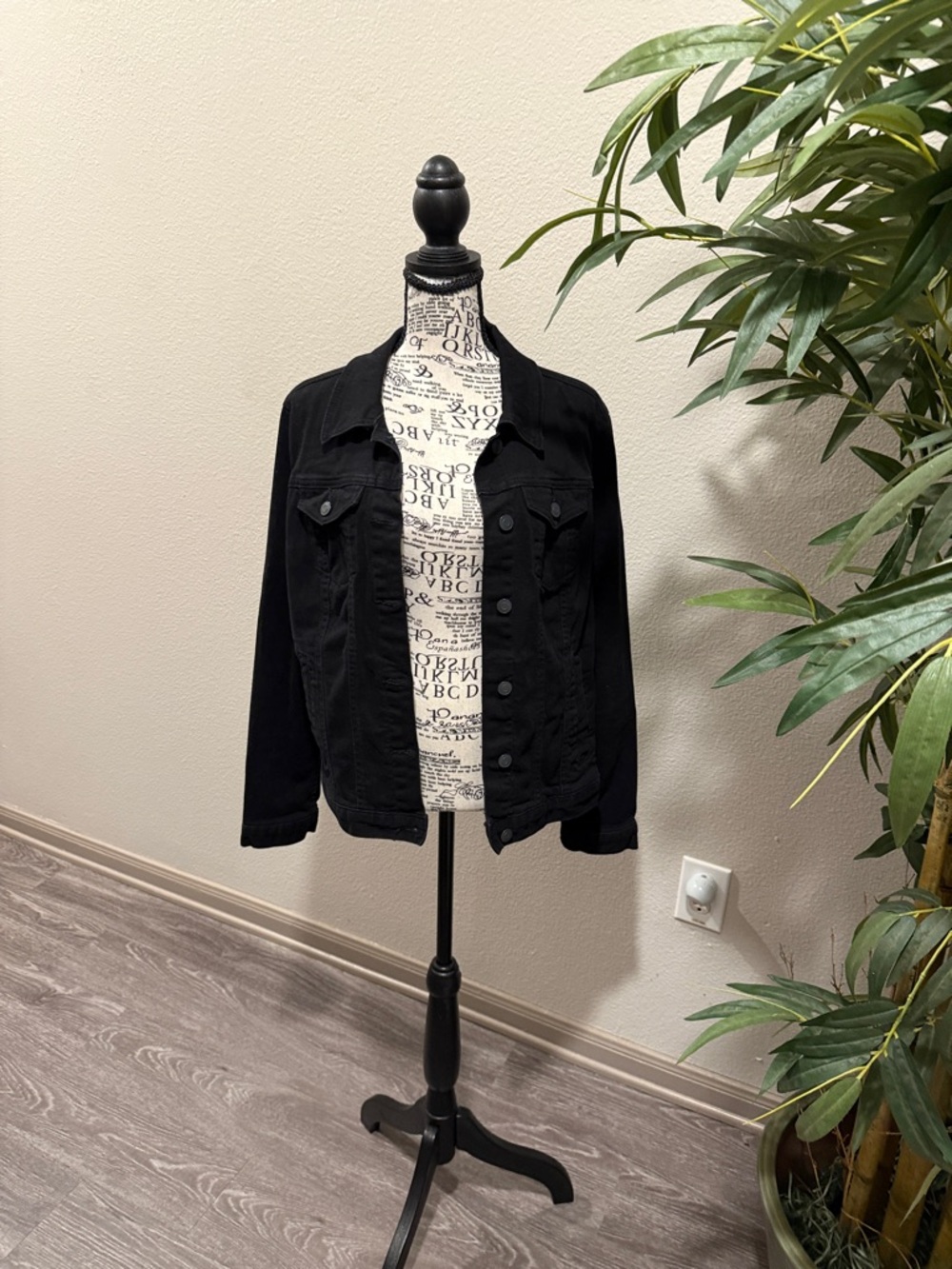 Time and Tru Black Denim Jacket for Women